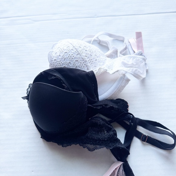 Victorias Secret 2 x Dream Angels Push up Bras in White & Black Lace - Picture 16 of 16